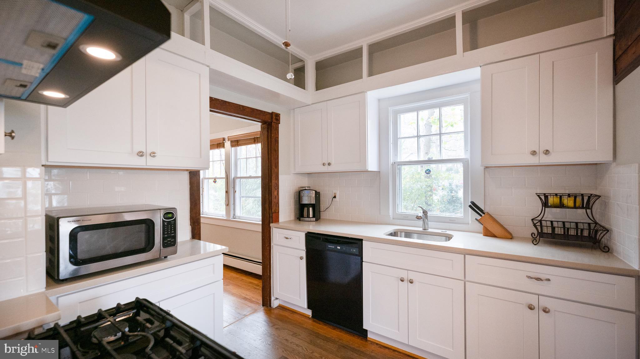 411 Silver Spring Avenue Silver Spring, MD 20910 - Photo 7 of 25 Kitchen