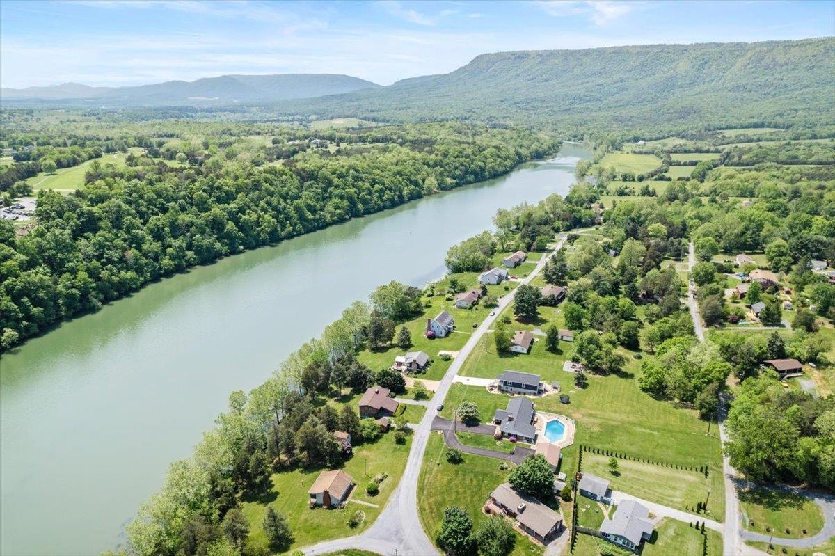 280 Riverside Drive Luray, VA 22835 - Photo 3 of 50 Gallery Image 3