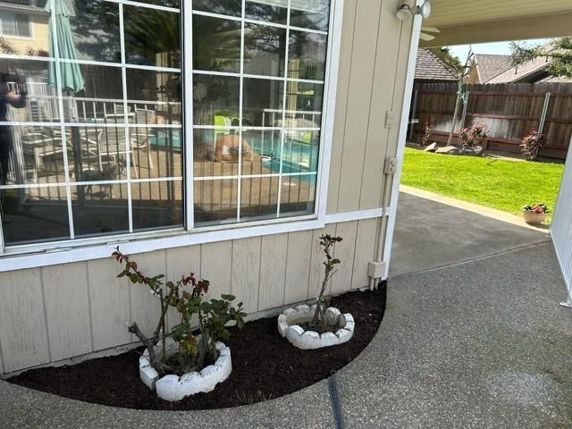 3046 Cypress Avenue Clovis, CA 93611 - Photo 48 of 48 a view of a dining room with a table and chairs