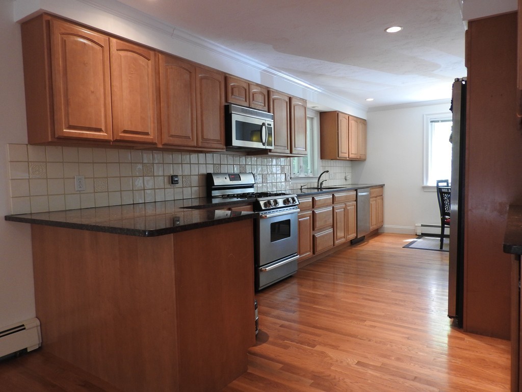 28 Colby Road Wellesley, MA 02482 - Photo 5 of 17