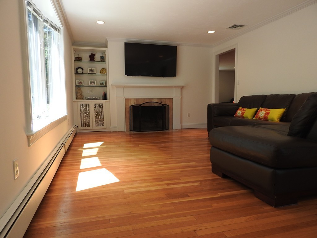 28 Colby Road Wellesley, MA 02482 - Photo 7 of 17