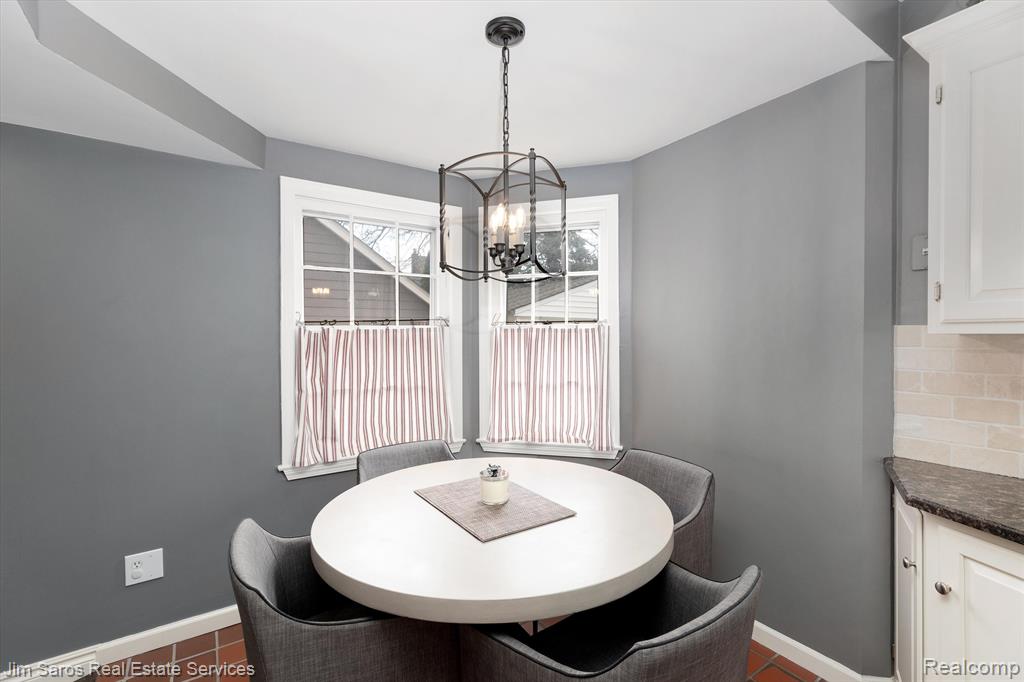 324 McMillan Road Grosse Pointe Farms, MI 48236 - Photo 13 of 40