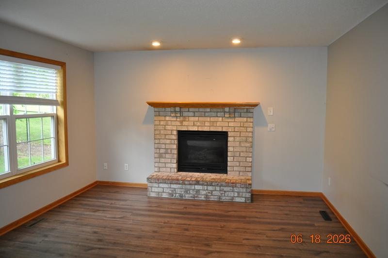 4926 Rusten Road St. Paul, MN 55122 - Photo 4 of 20