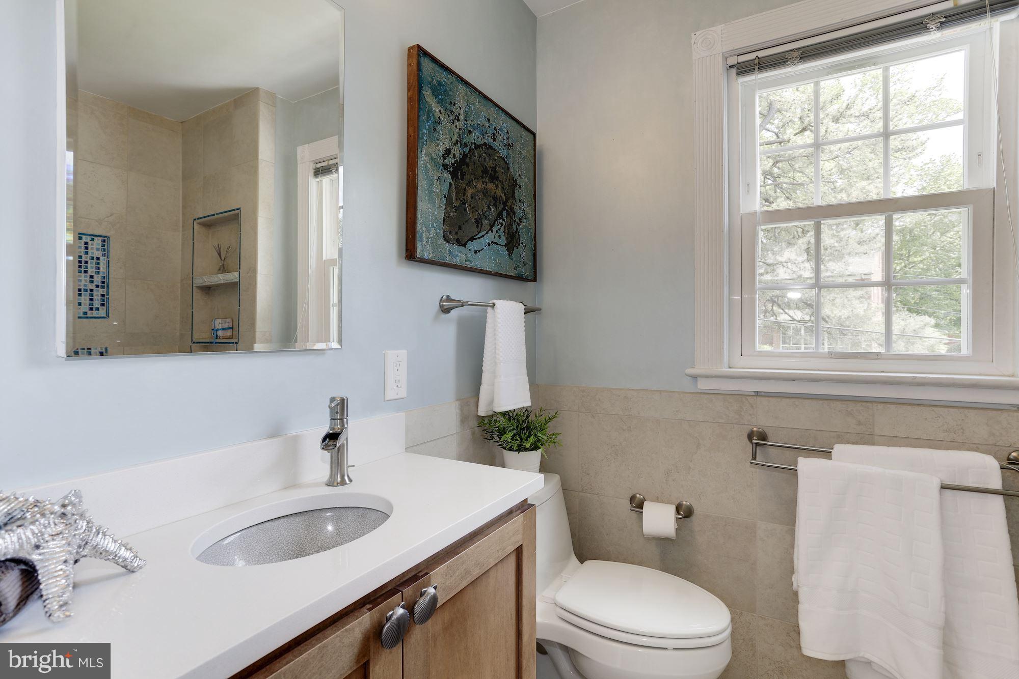 1652 Roxanna Road Northwest Washington, DC 20012 - Photo 17 of 29 Bath