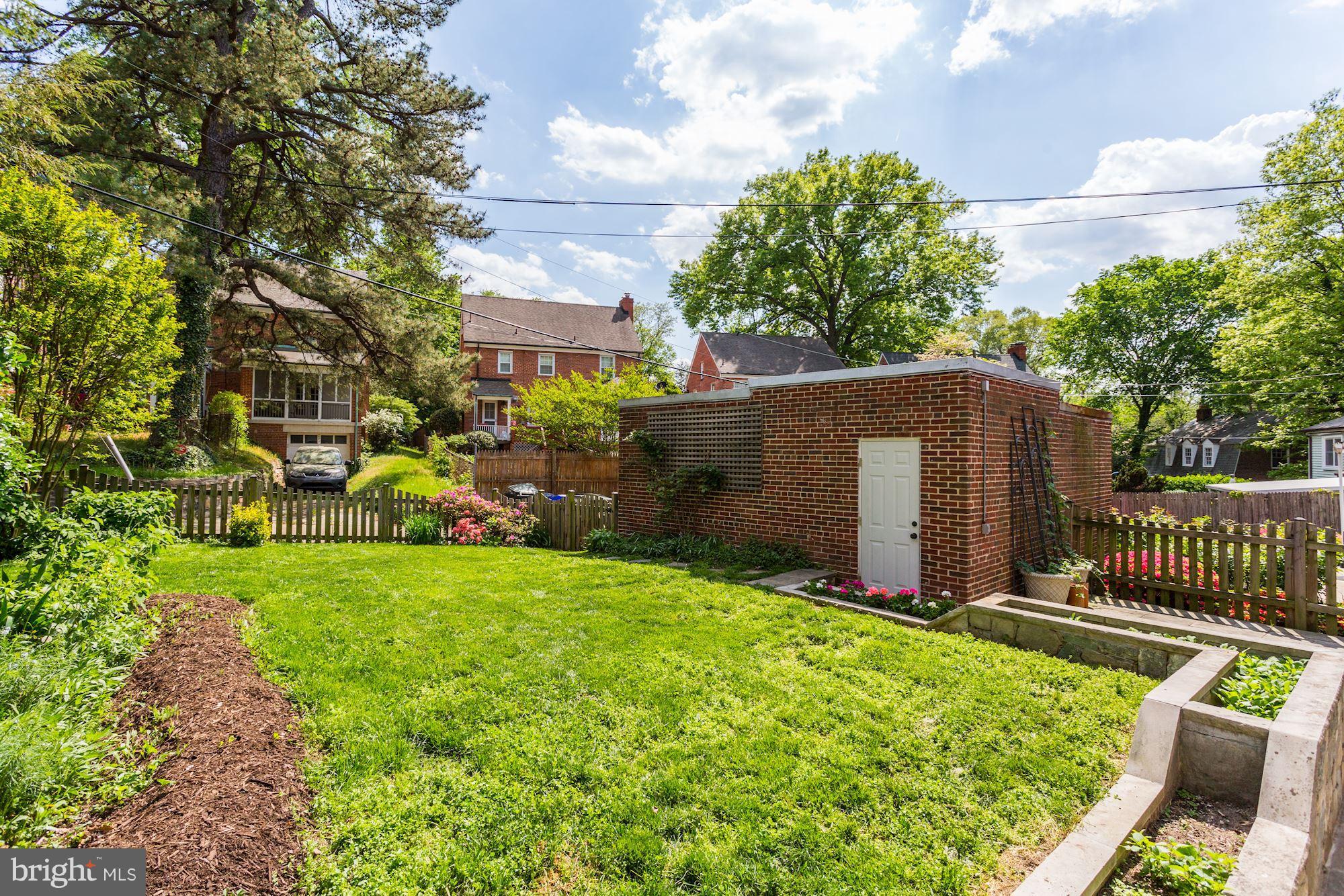 1652 Roxanna Road Northwest Washington, DC 20012 - Photo 27 of 29 Exterior (Rear)
