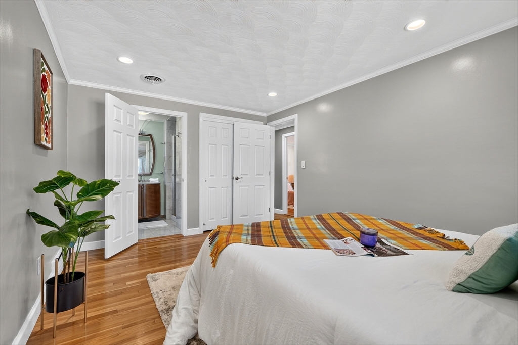 32 Bobolink Road Wellesley, MA 02481 - Photo 19 of 42