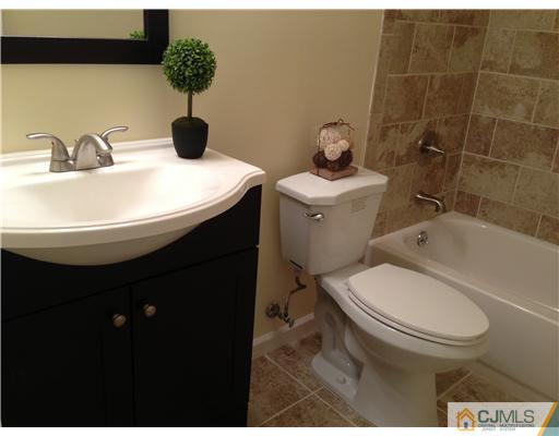 10 Comstock Road Edison, NJ 08817 - Photo 11 of 15