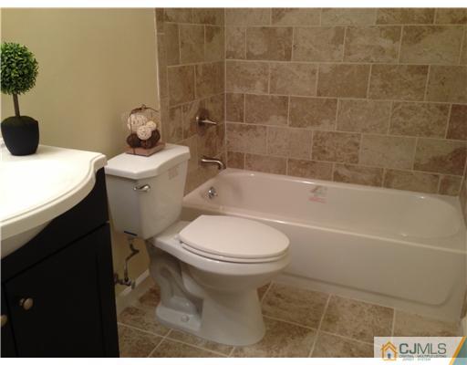 10 Comstock Road Edison, NJ 08817 - Photo 12 of 15