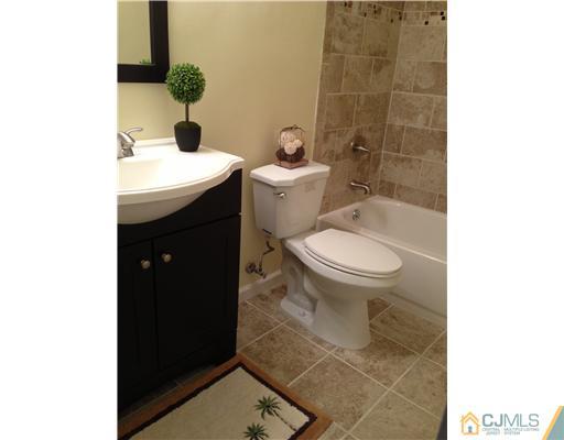 10 Comstock Road Edison, NJ 08817 - Photo 13 of 15