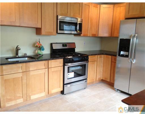 10 Comstock Road Edison, NJ 08817 - Photo 3 of 15