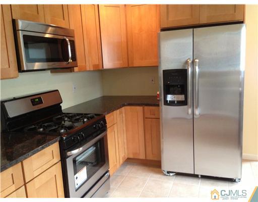 10 Comstock Road Edison, NJ 08817 - Photo 4 of 15
