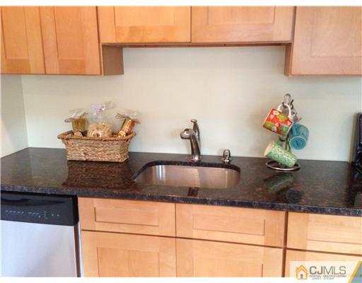 10 Comstock Road Edison, NJ 08817 - Photo 7 of 15