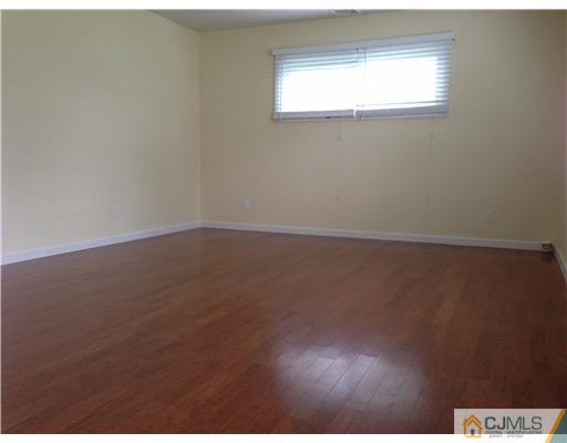 10 Comstock Road Edison, NJ 08817 - Photo 9 of 15
