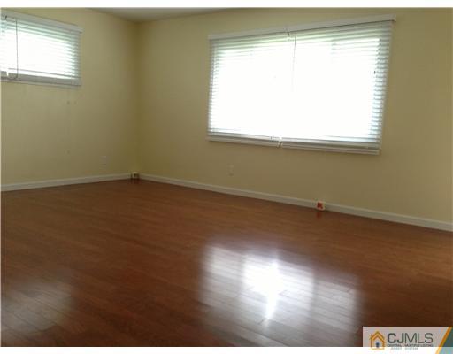 10 Comstock Road Edison, NJ 08817 - Photo 10 of 15