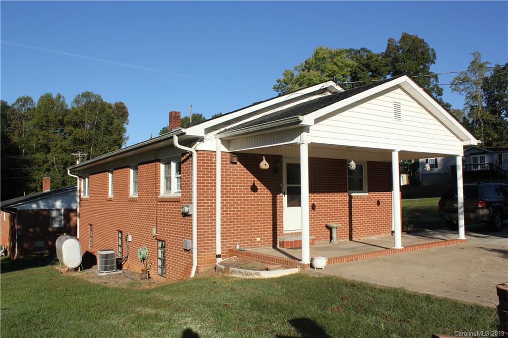 3815 Powerhouse Road Morganton, NC 28655 - Photo 6 of 30 Gallery Image 6