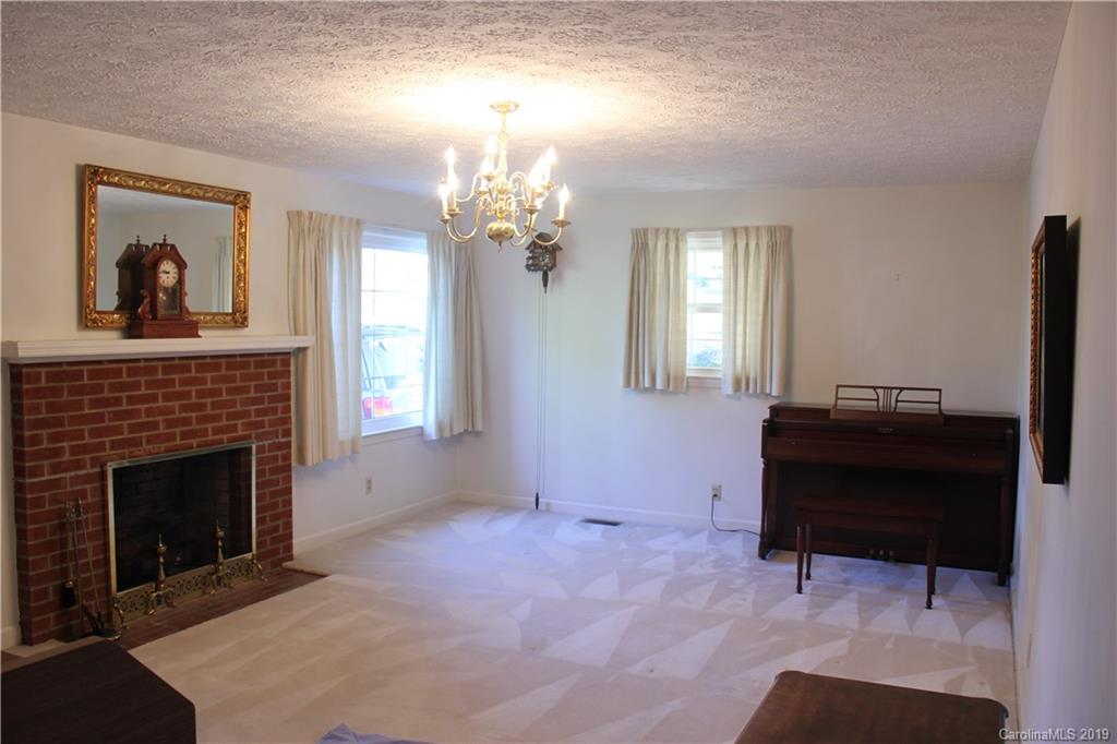 3815 Powerhouse Road Morganton, NC 28655 - Photo 10 of 30 Gallery Image 10