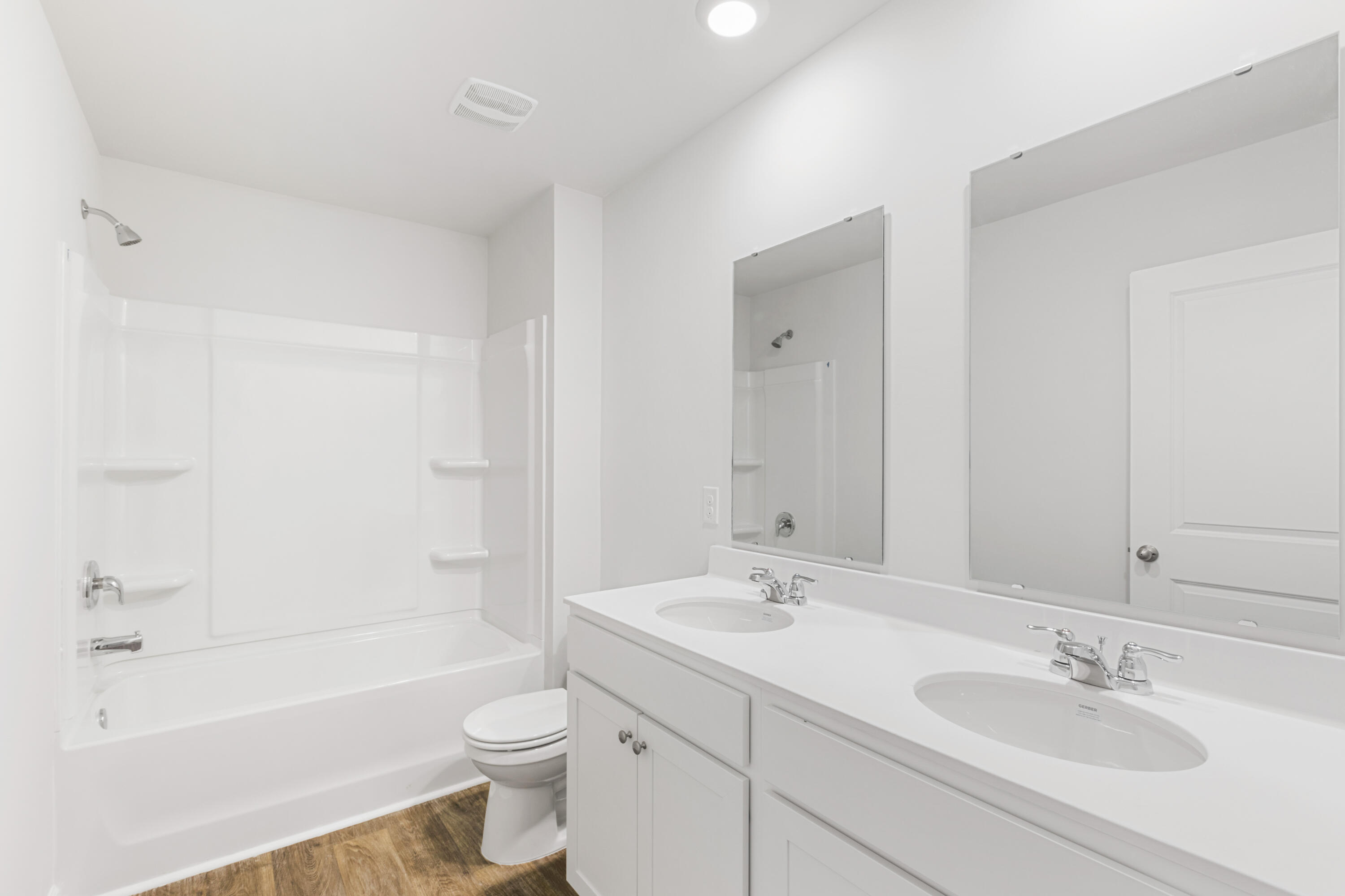421 Lk Rdg Boulevard Summerville, SC 29486 - Photo 24 of 31 Galen B Interior-22