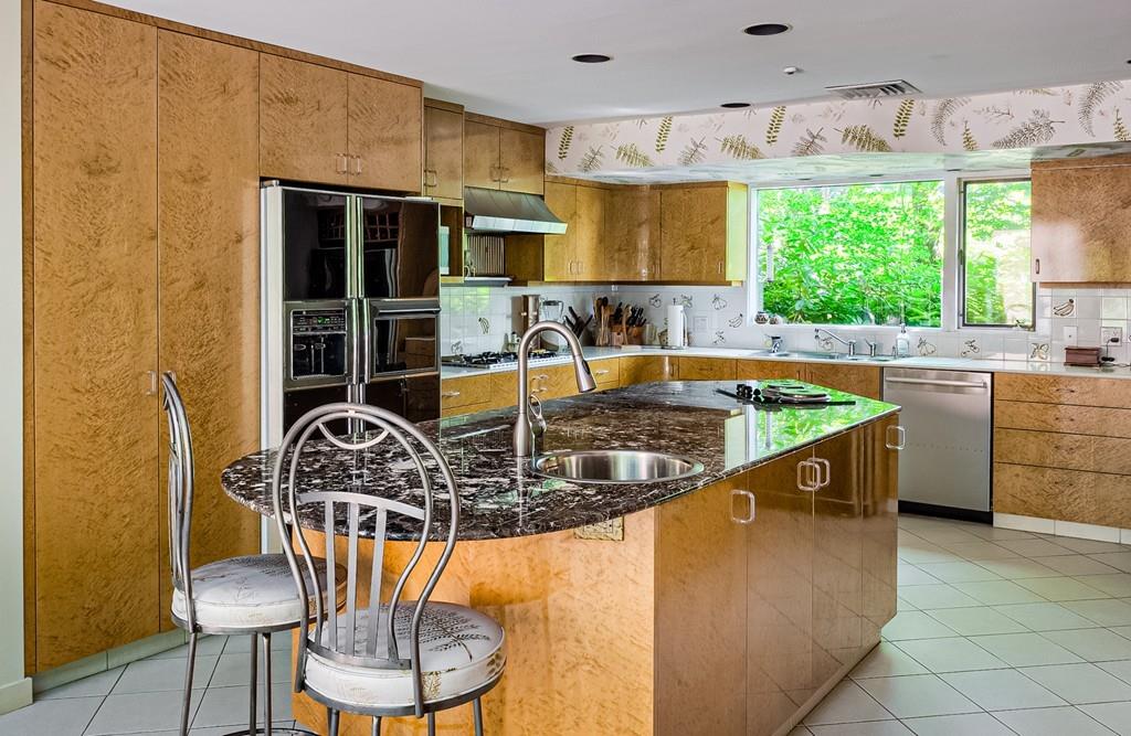 85 Aylesbury Road Worcester, MA 01609 - Photo 3 of 36 Gallery Image 3