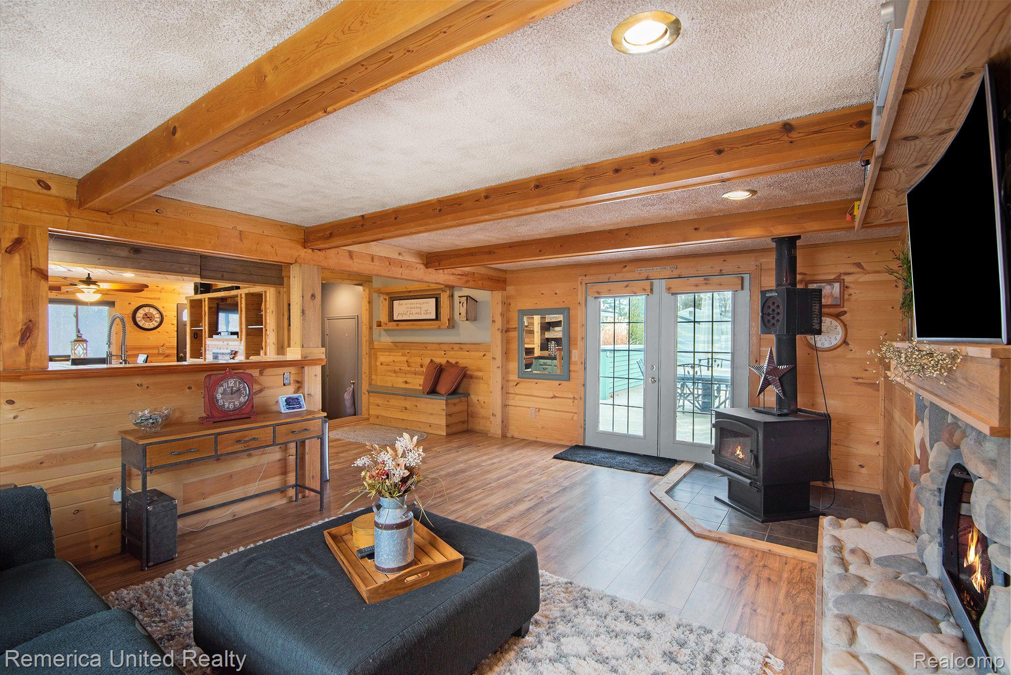 5070 West Ray Road Linden, MI 48451 - Photo 13 of 21 Living room