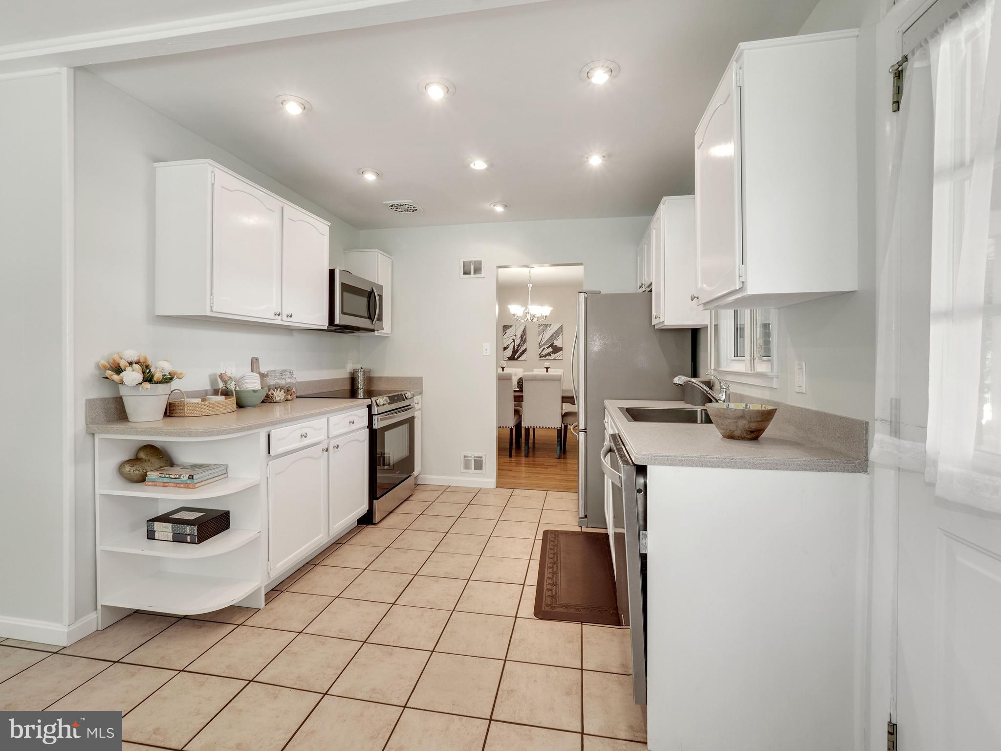 2704 Woodedge Road Silver Spring, MD 20906 - Photo 7 of 33 Kitchen