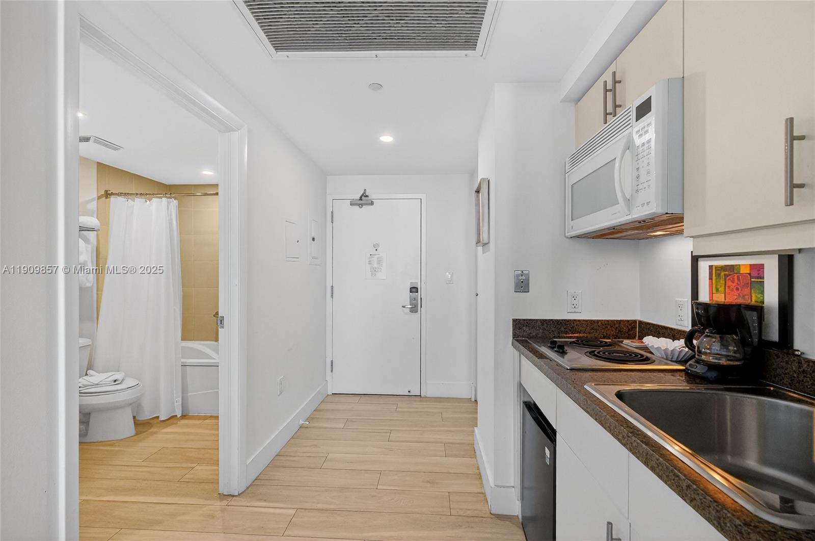 2889 McFarlane Road, Unit 1001 Miami, FL 33133 - Photo 20 of 35 Entry