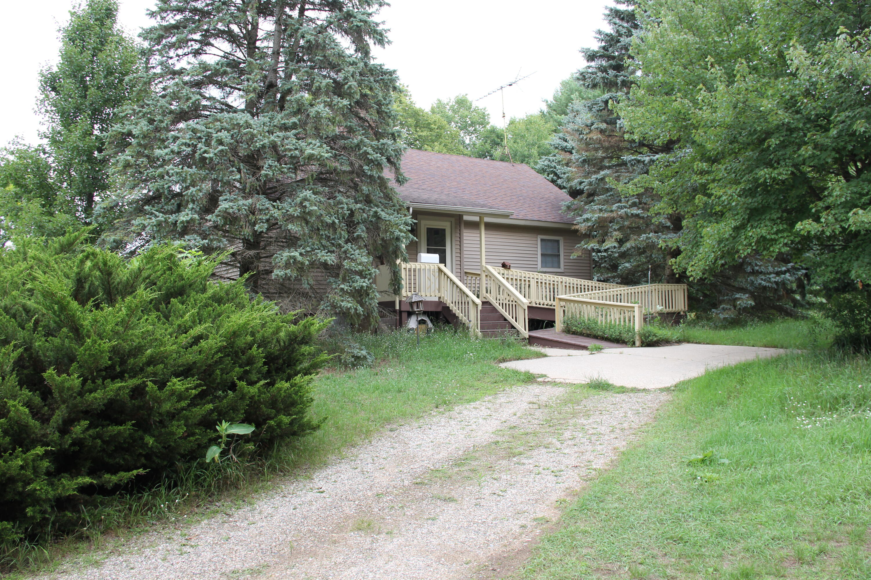 16822 7 Mile Road Stanwood, MI 49346 - Photo 4 of 62 IMG_2367