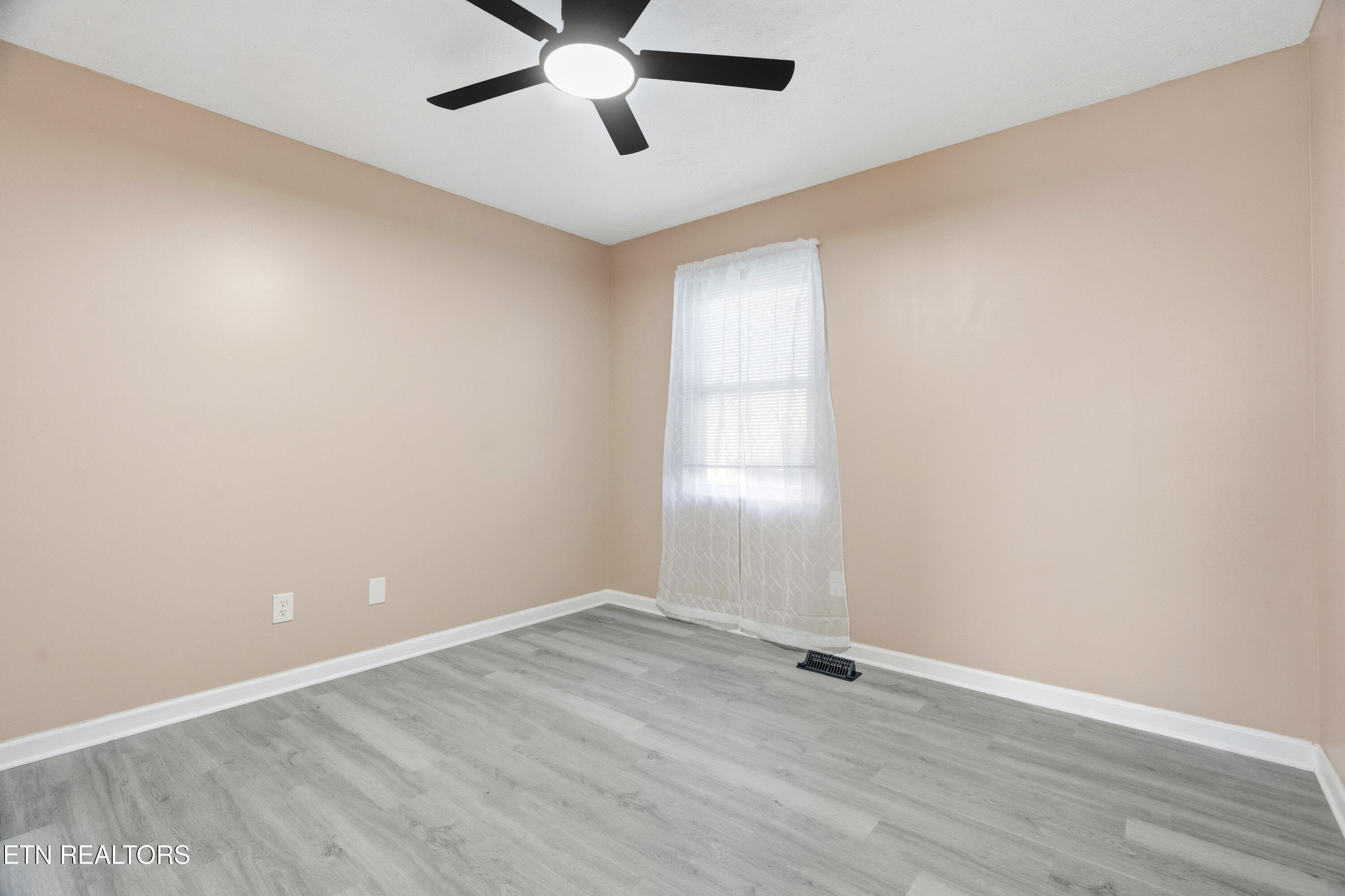 7764 Ashcroft Way Powell, TN 37849 - Photo 14 of 19 DSC04080