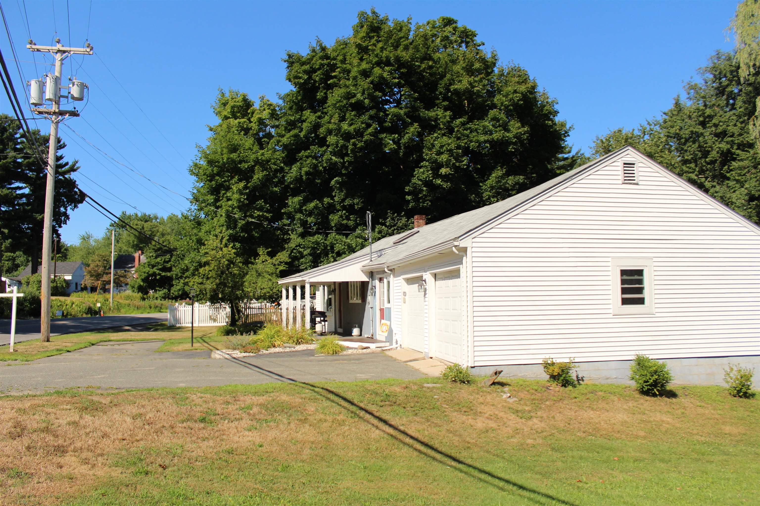 22 Main Street Atkinson, NH 03811 - Photo 3 of 25