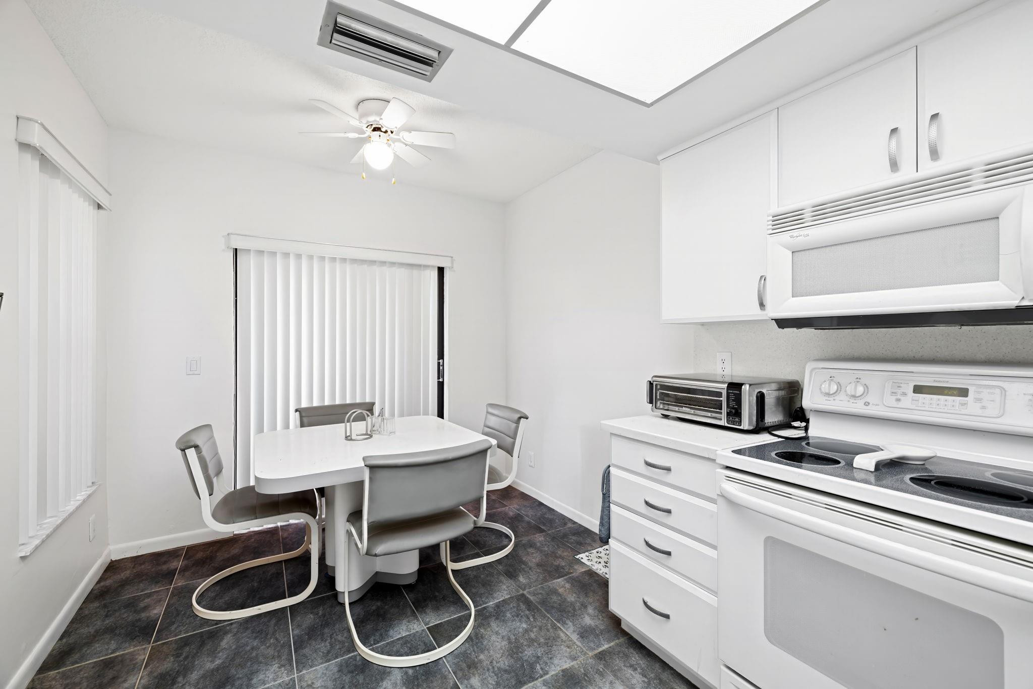 10894 Lake Front Place, Unit 10894 Boca Raton, FL 33498 - Photo 4 of 23 Photo 4