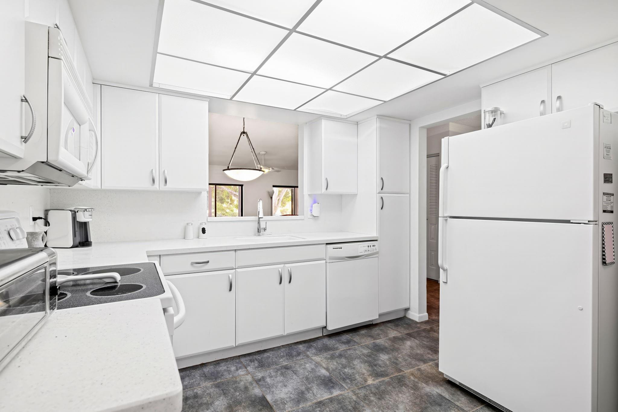 10894 Lake Front Place, Unit 10894 Boca Raton, FL 33498 - Photo 5 of 23 Photo 5