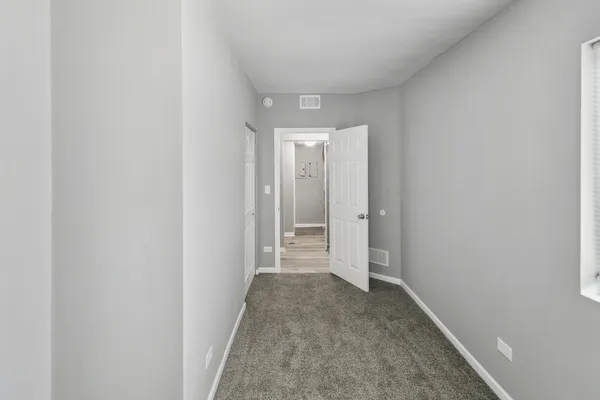 $2,275 | 9305 South Homan Avenue, Unit 1, Evergreen Park, IL 60805