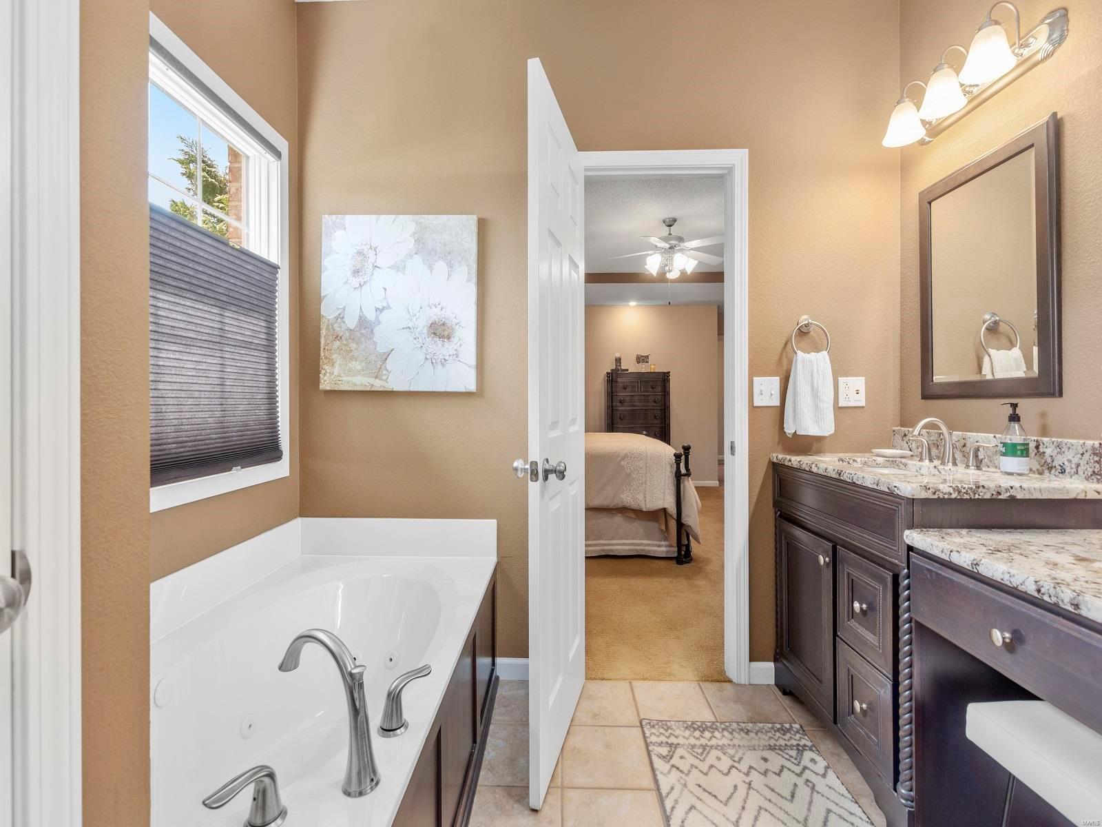 202 Country Ridge Columbia, IL 62236 - Photo 25 of 44