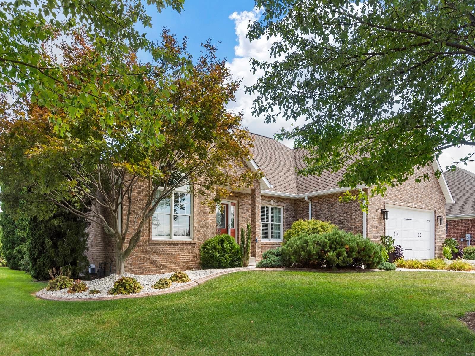 202 Country Ridge Columbia, IL 62236 - Photo 3 of 44