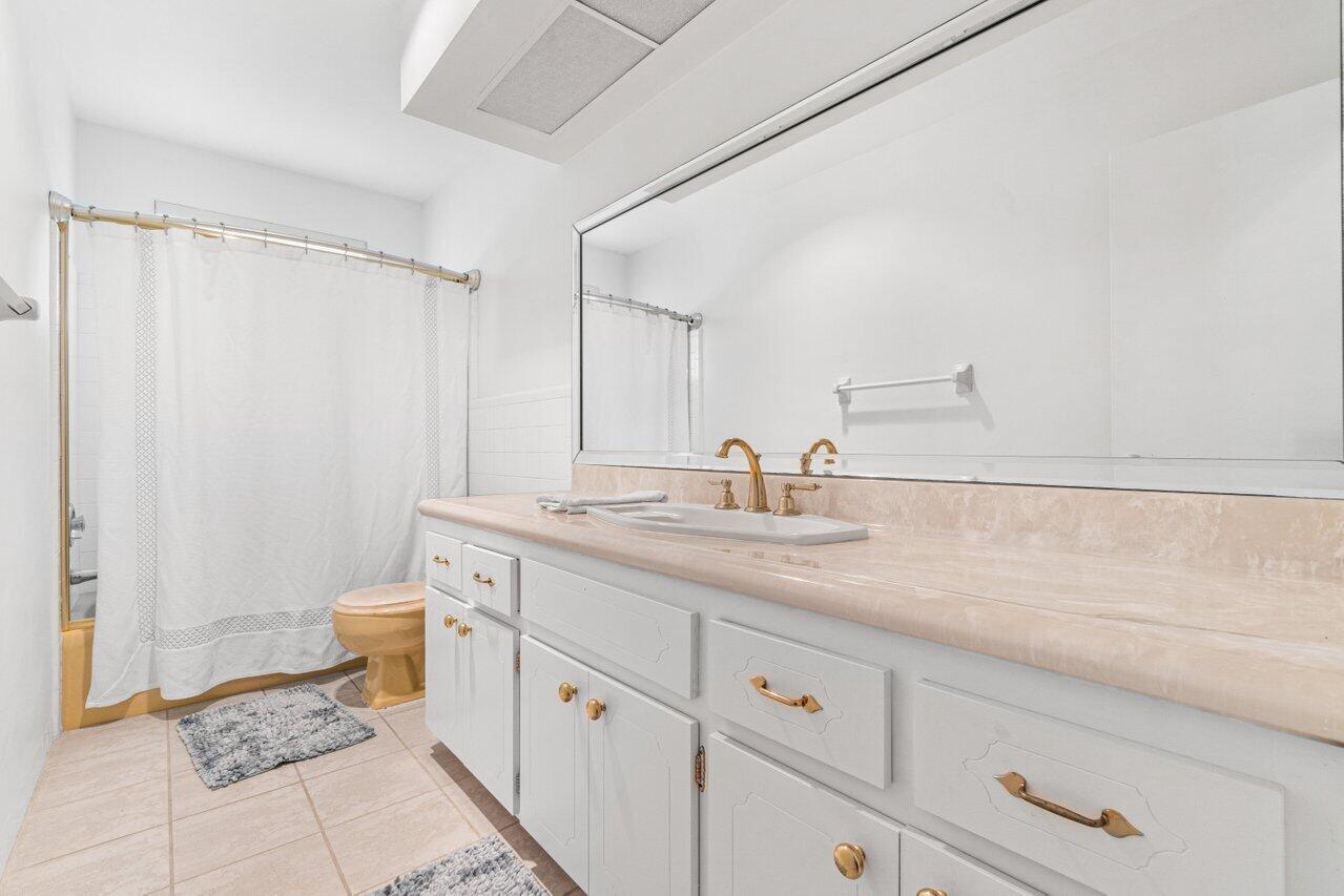 1350 Southwest 13th Place Boca Raton, FL 33486 - Photo 16 of 26 Primary Full Bath