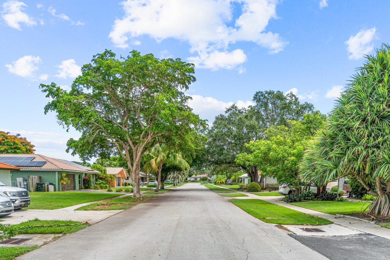 1350 Southwest 13th Place Boca Raton, FL 33486 - Photo 4 of 26 Beautiful Street