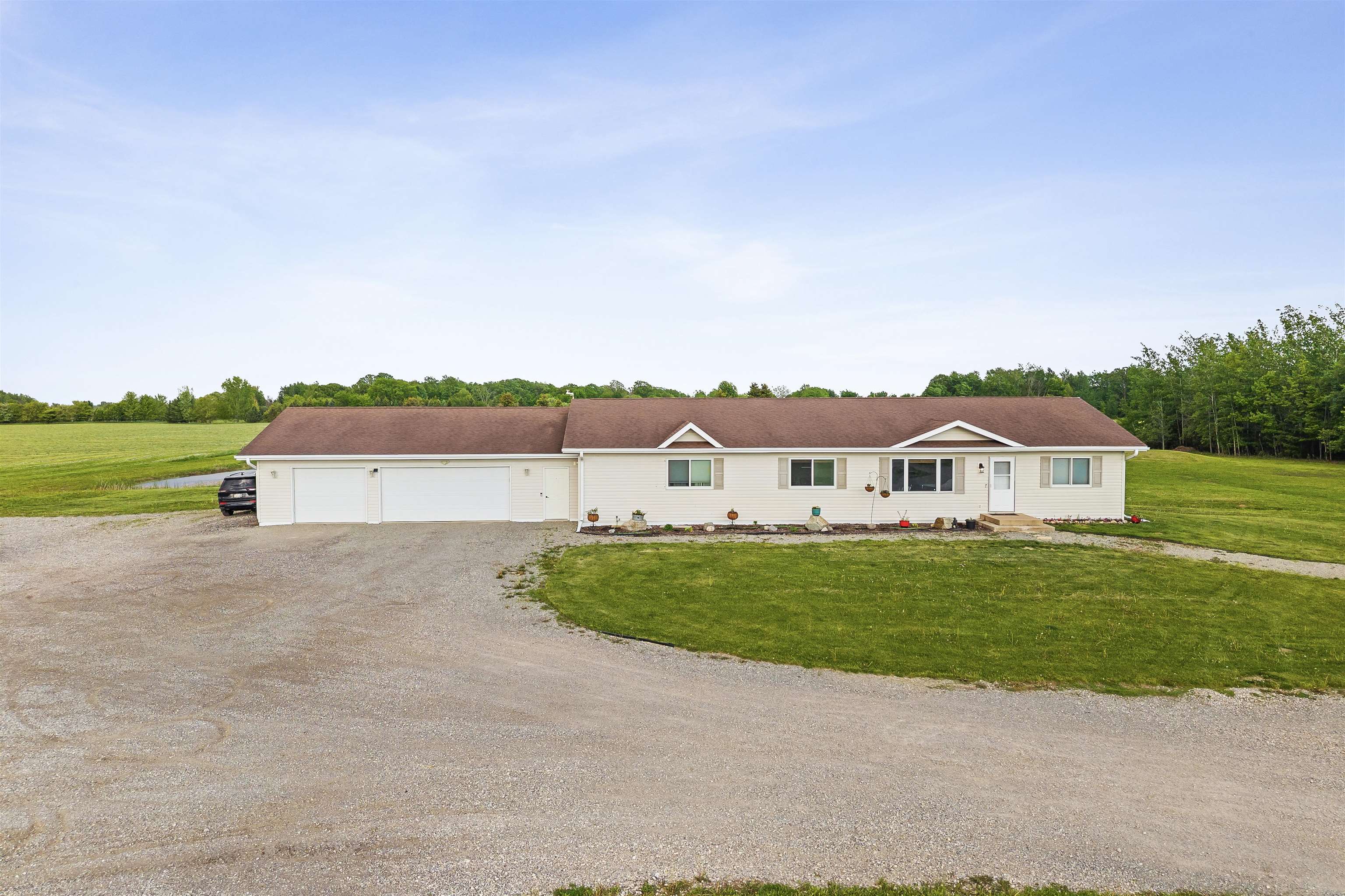 1254 South Overland Road De Pere, WI 54115 - Photo 2 of 57