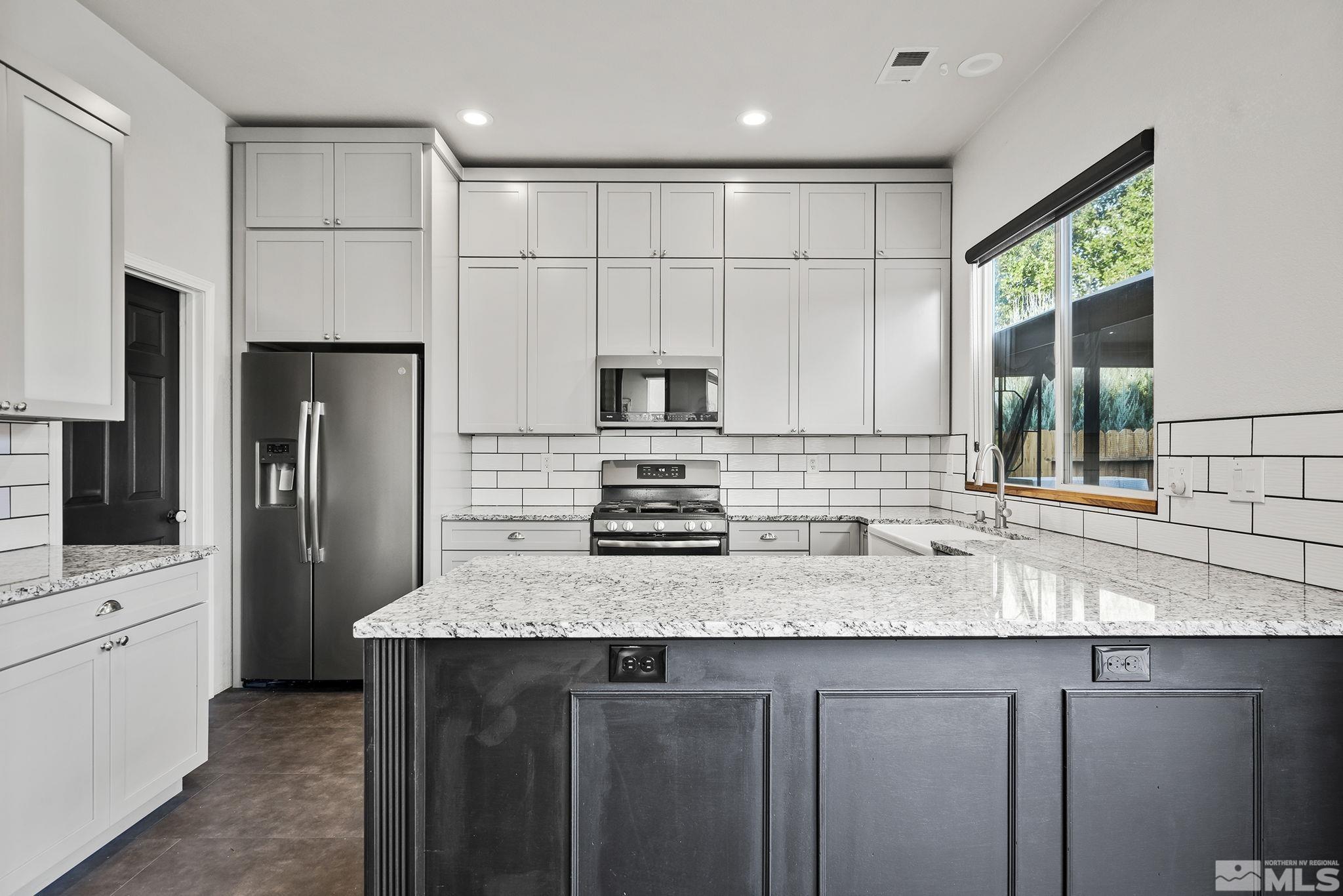10570 Thistle Berry Court Reno, NV 89521 - Photo 8 of 23 Photo 8