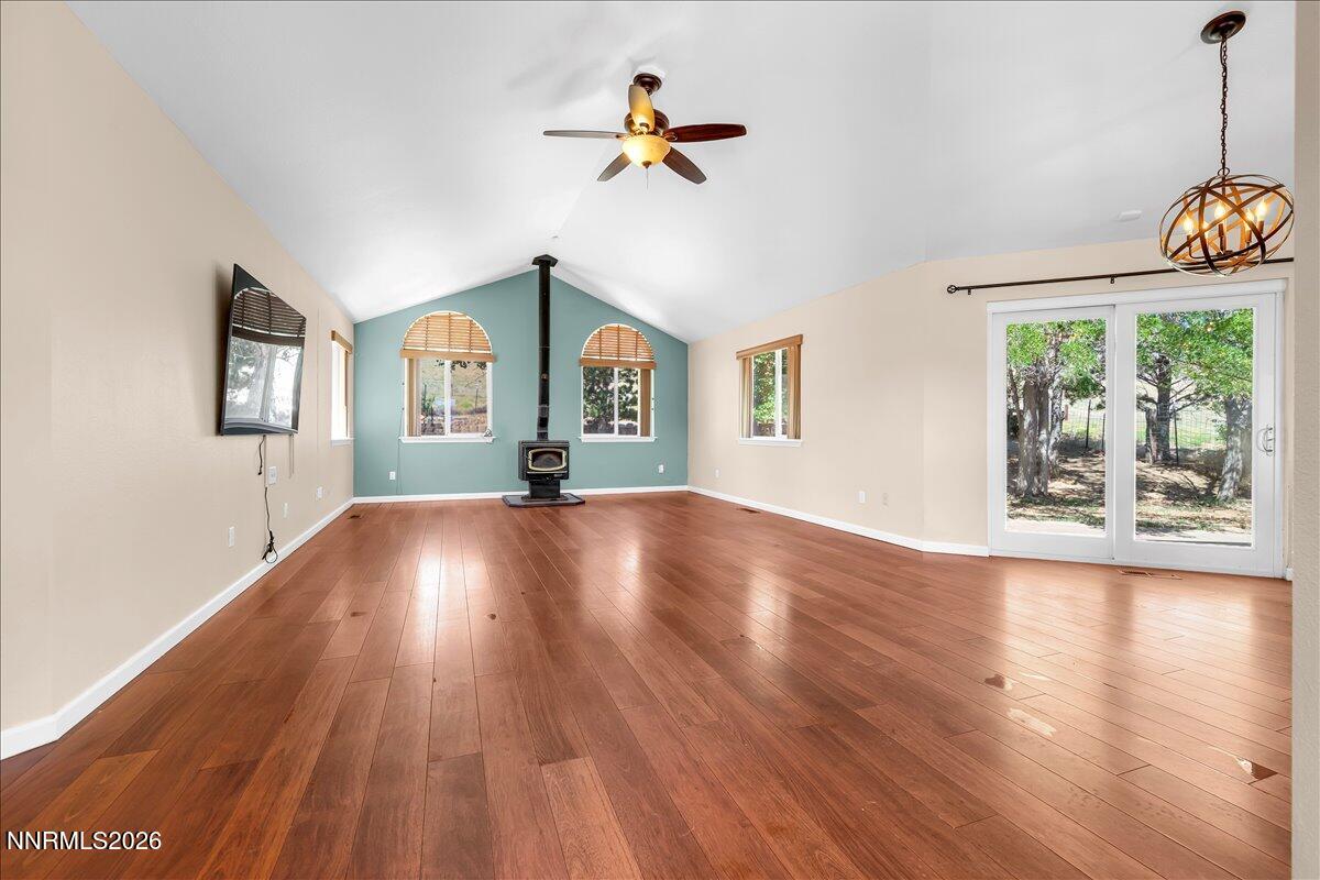 905 Thoroughbred Circle Reno, NV 89508 - Photo 16 of 71 Living Room