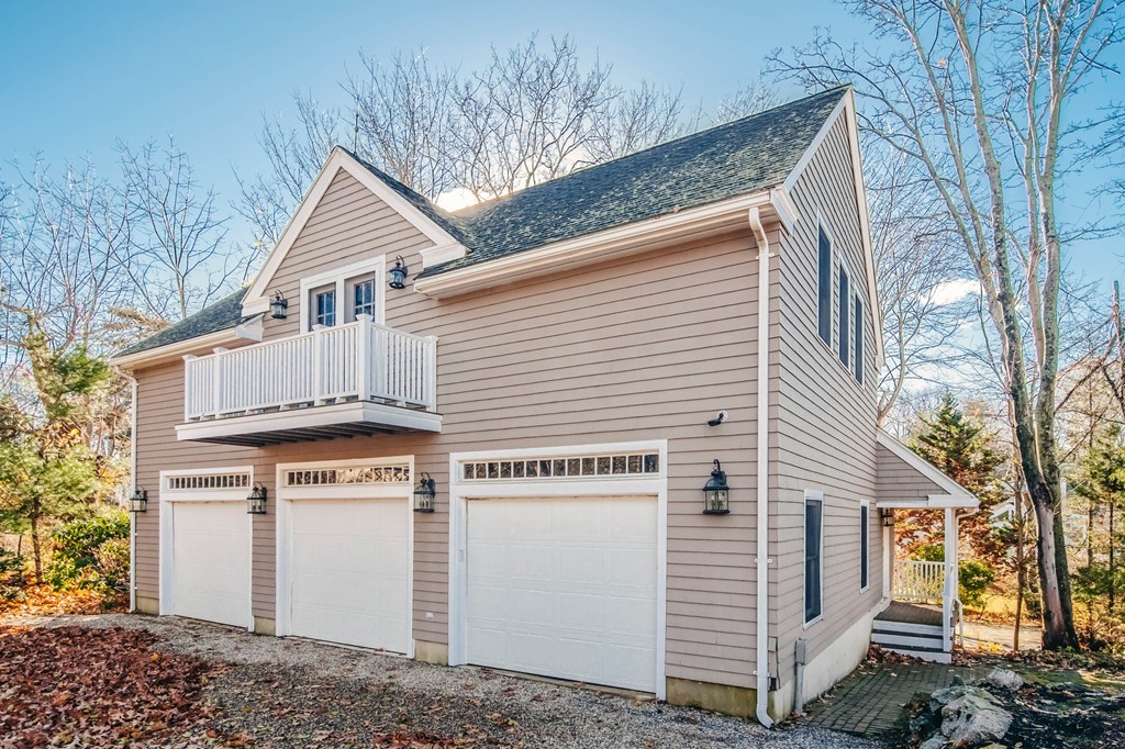 11 Littles Point Road Swampscott, MA 01907 - Photo 22 of 29 Gallery Image 22