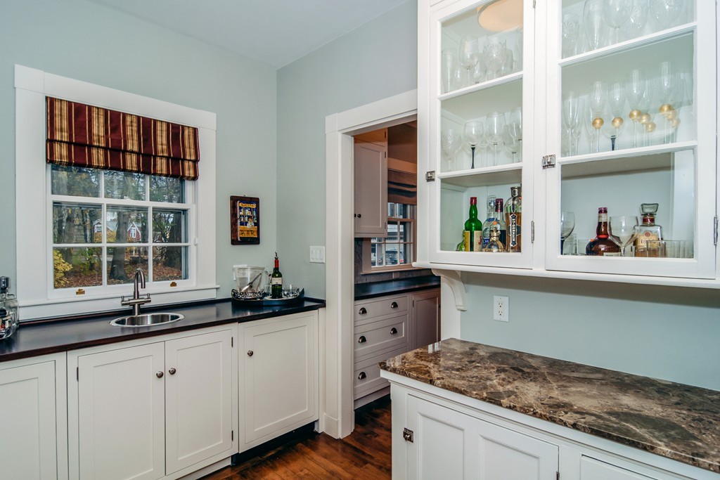 11 Littles Point Road Swampscott, MA 01907 - Photo 9 of 29 Gallery Image 9