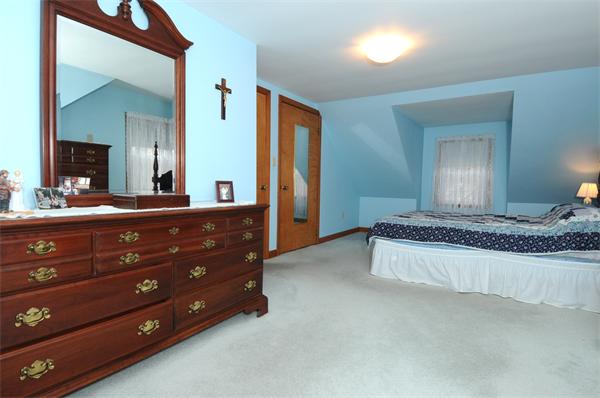 16 Colonial Road Beverly, MA 01915 - Photo 17 of 25