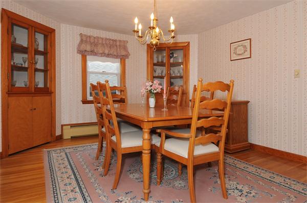 16 Colonial Road Beverly, MA 01915 - Photo 2 of 25