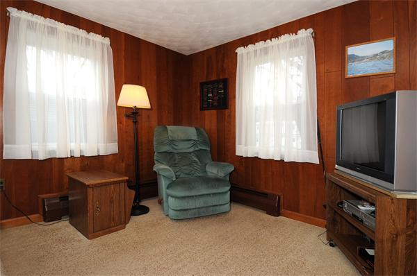16 Colonial Road Beverly, MA 01915 - Photo 5 of 25