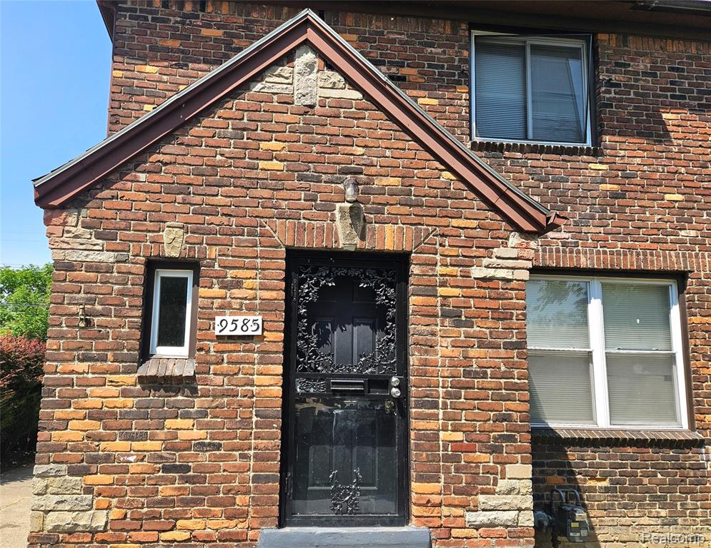 9585 Terry Street Detroit, MI 48227 - Photo 5 of 39
