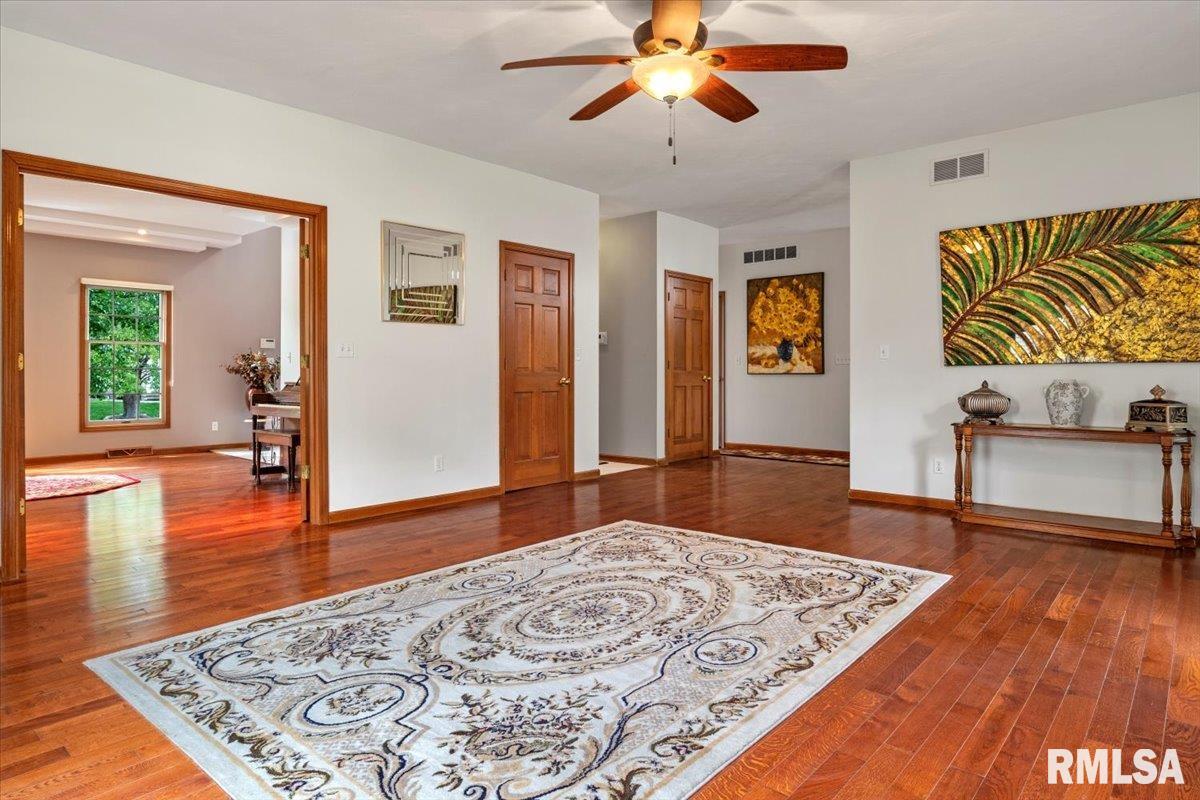 420 Clipper Road Springfield, IL 62711 - Photo 5 of 53