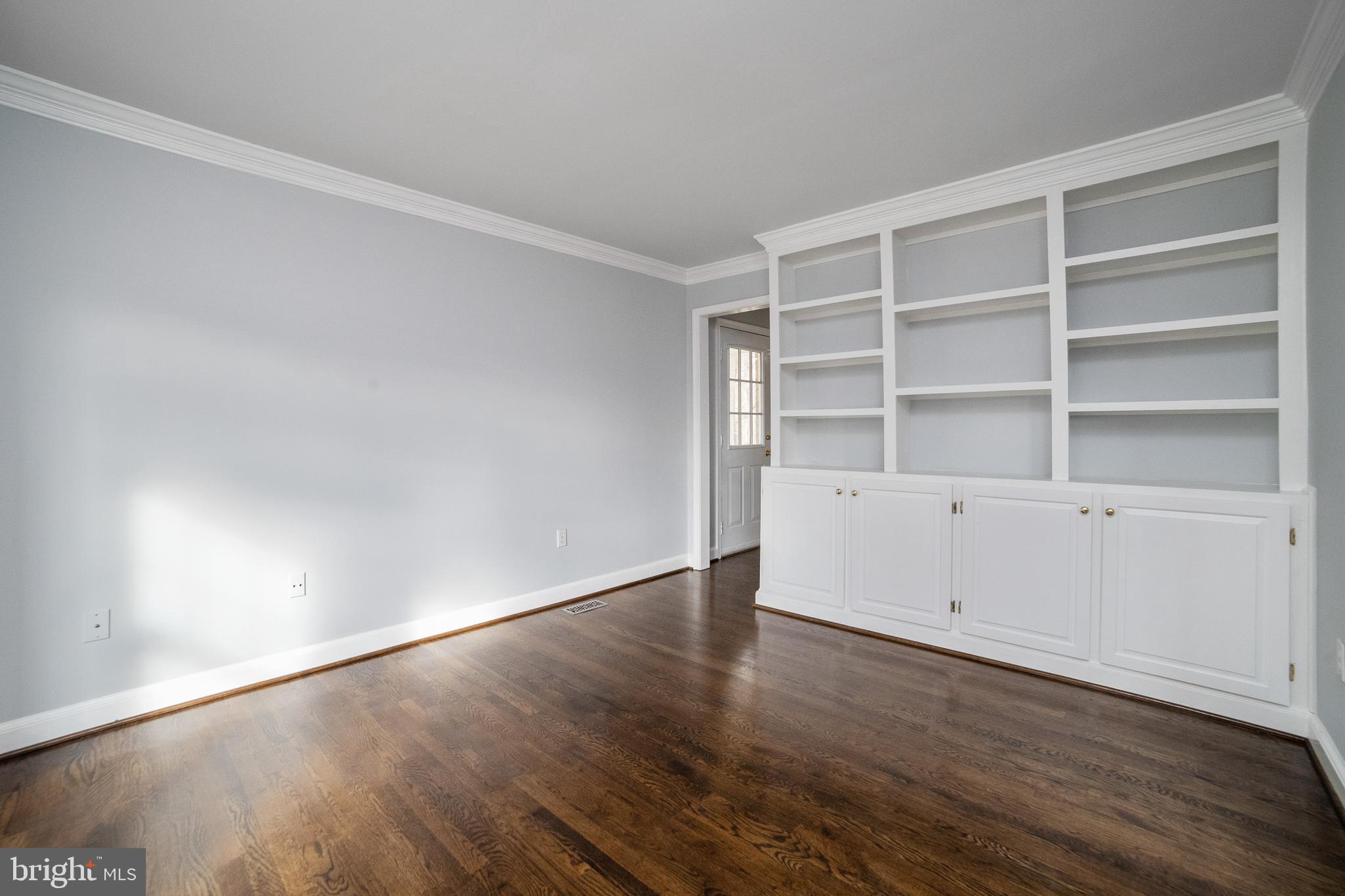 5606 Sinclair Drive Warrenton, VA 20187 - Photo 7 of 45