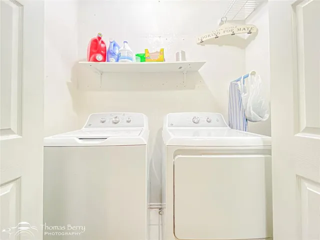 a swimming pool with the view of buildings