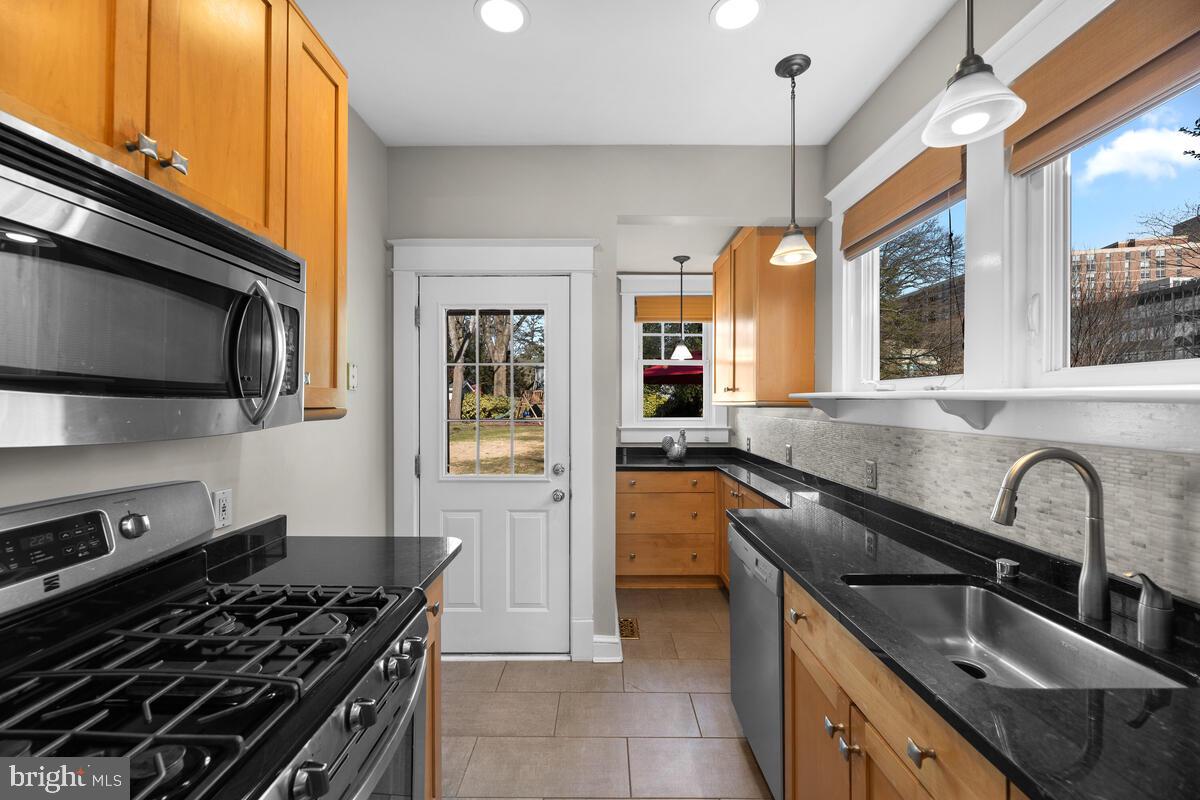 8705 2nd Avenue Silver Spring, MD 20910 - Photo 15 of 51 Gallery Image 15