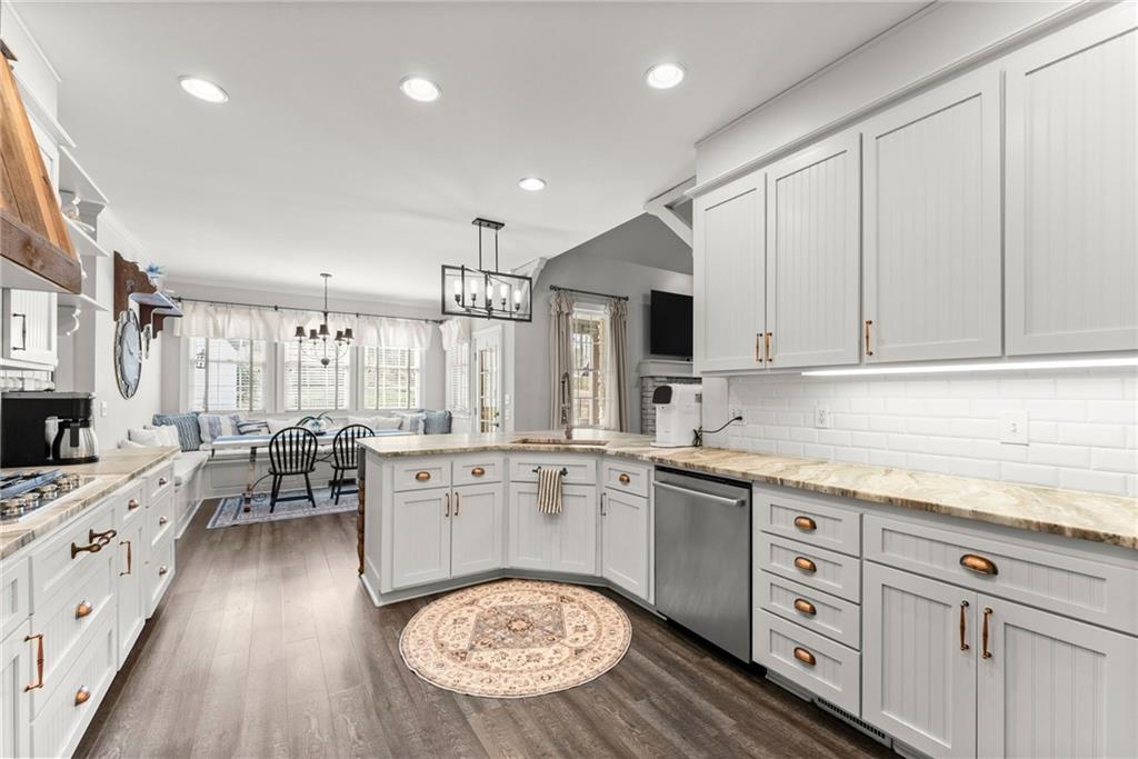 2195 East Maddox Road Buford, GA 30519 - Photo 13 of 100