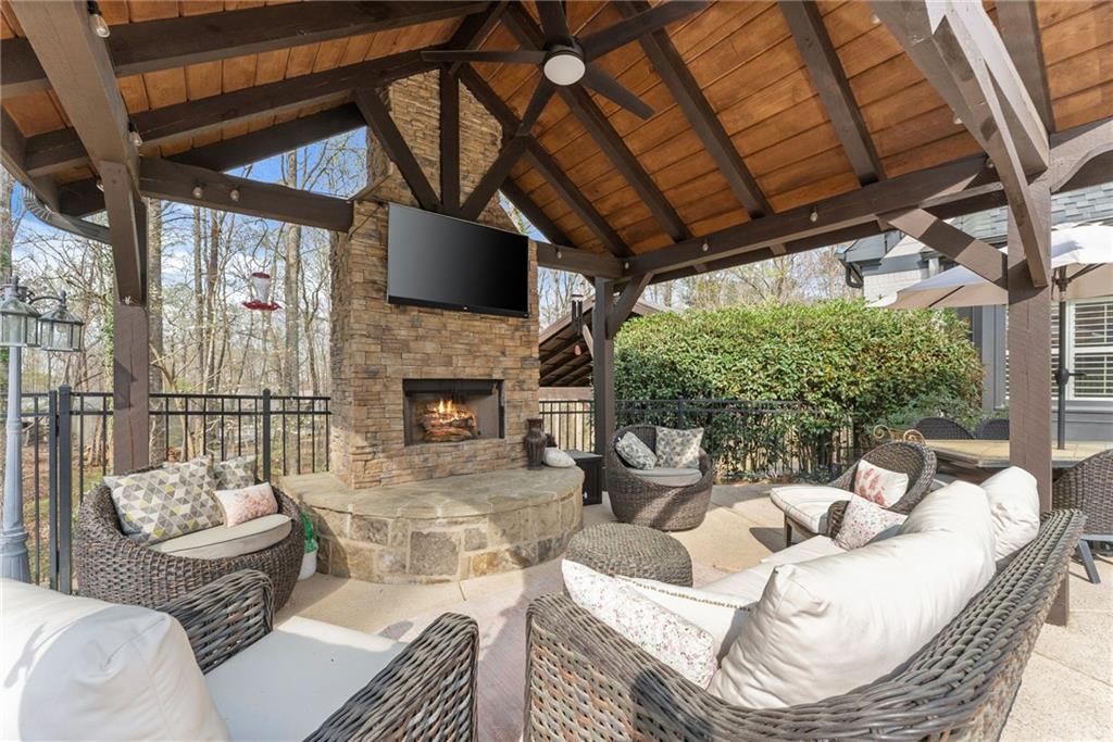 2195 East Maddox Road Buford, GA 30519 - Photo 5 of 100